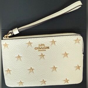 Coach Wristlet Star Corner Zip NWT
 $138